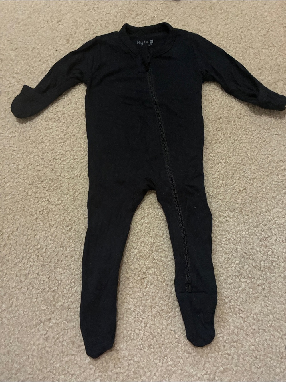 Kyte BABY Black Sleeper